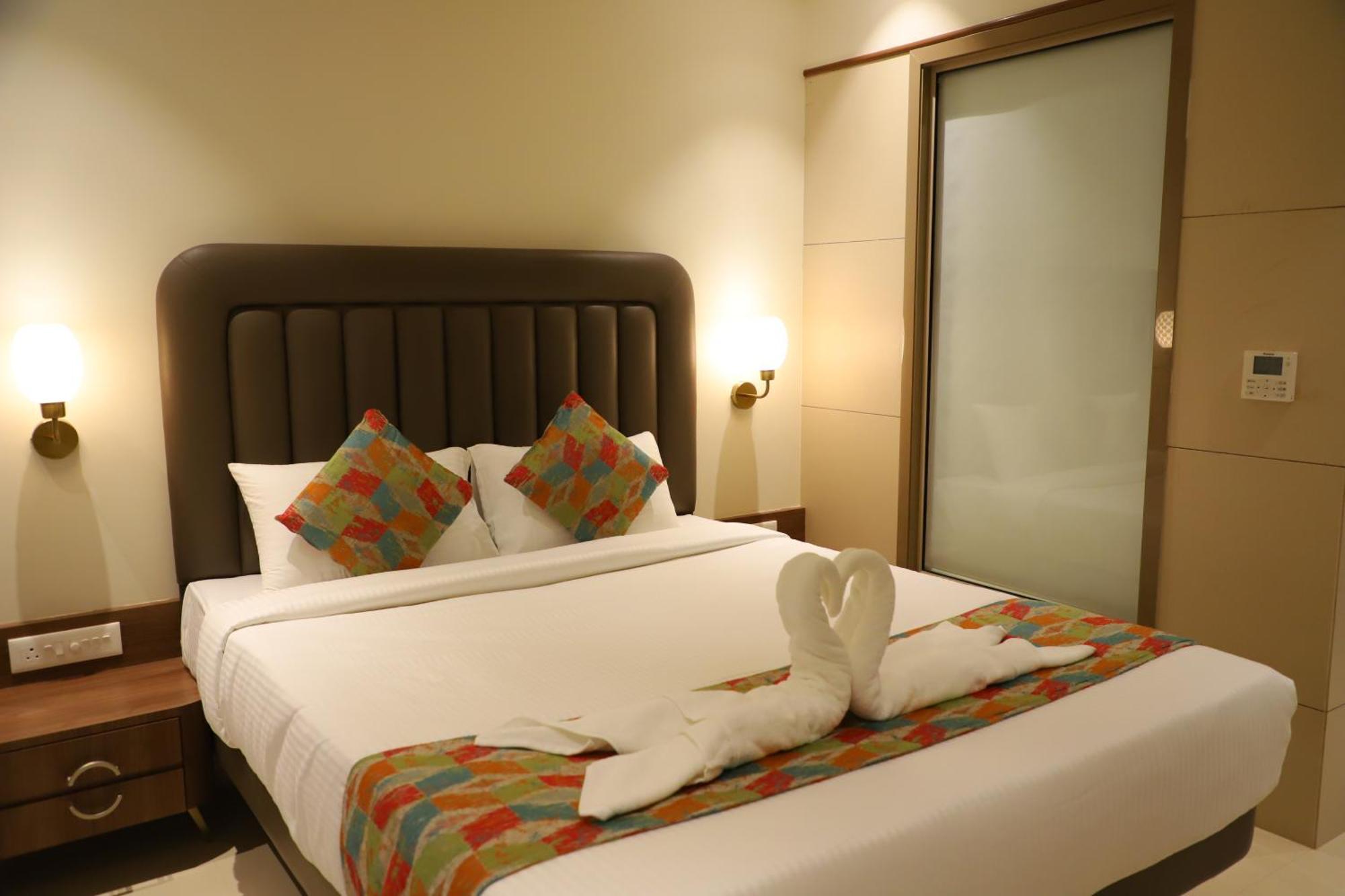 Le Vivanta Virar Exterior photo